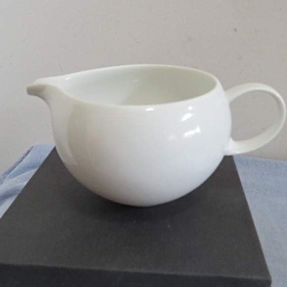 New in Box ROSENTHAL MAGIC FLUTE Sarastro White Creamer Bjorn Winblad - Picture 4 of 10